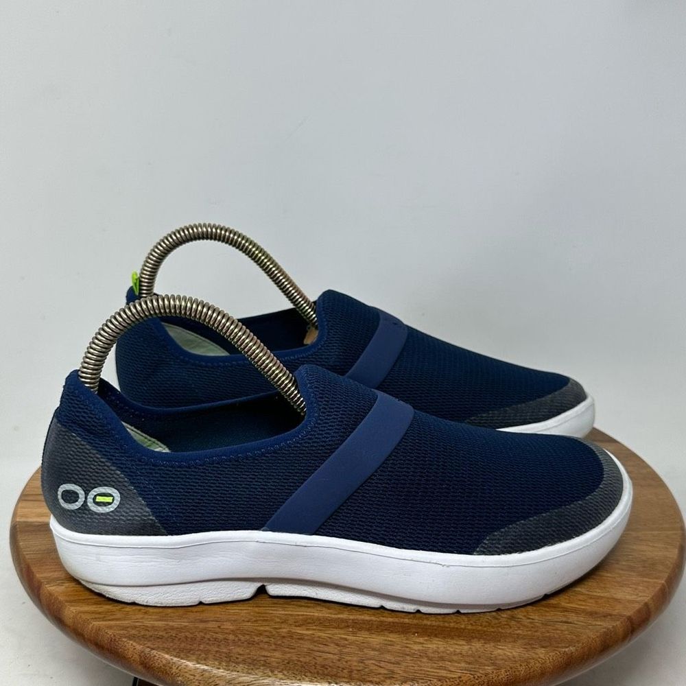 Oofos Oomg Eezee Low Recovery Shoes -Womens- Size 9- Blue White-Slip on Sneaker